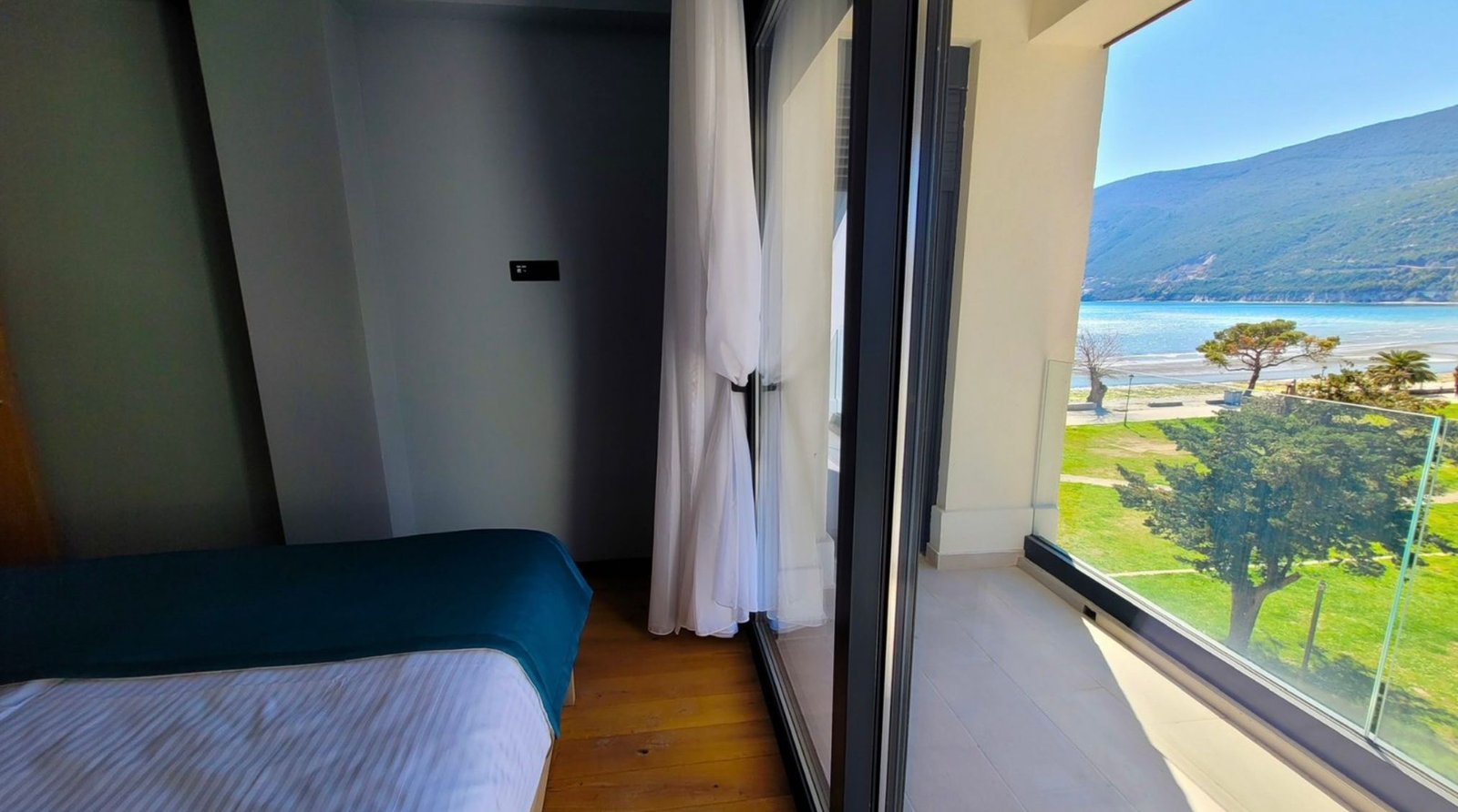 Beach Front Luxury Apartment in Igalo, herceg Novi