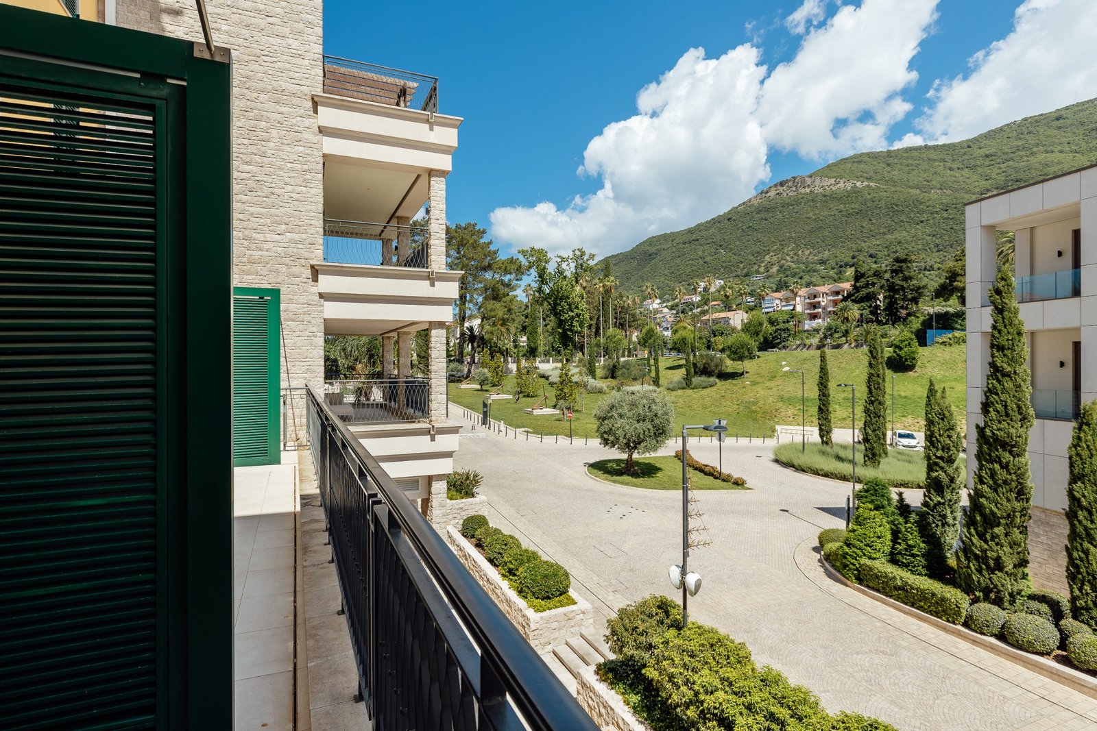 Fully Furnished One-Bedroom Marina Residence, Porto Novi