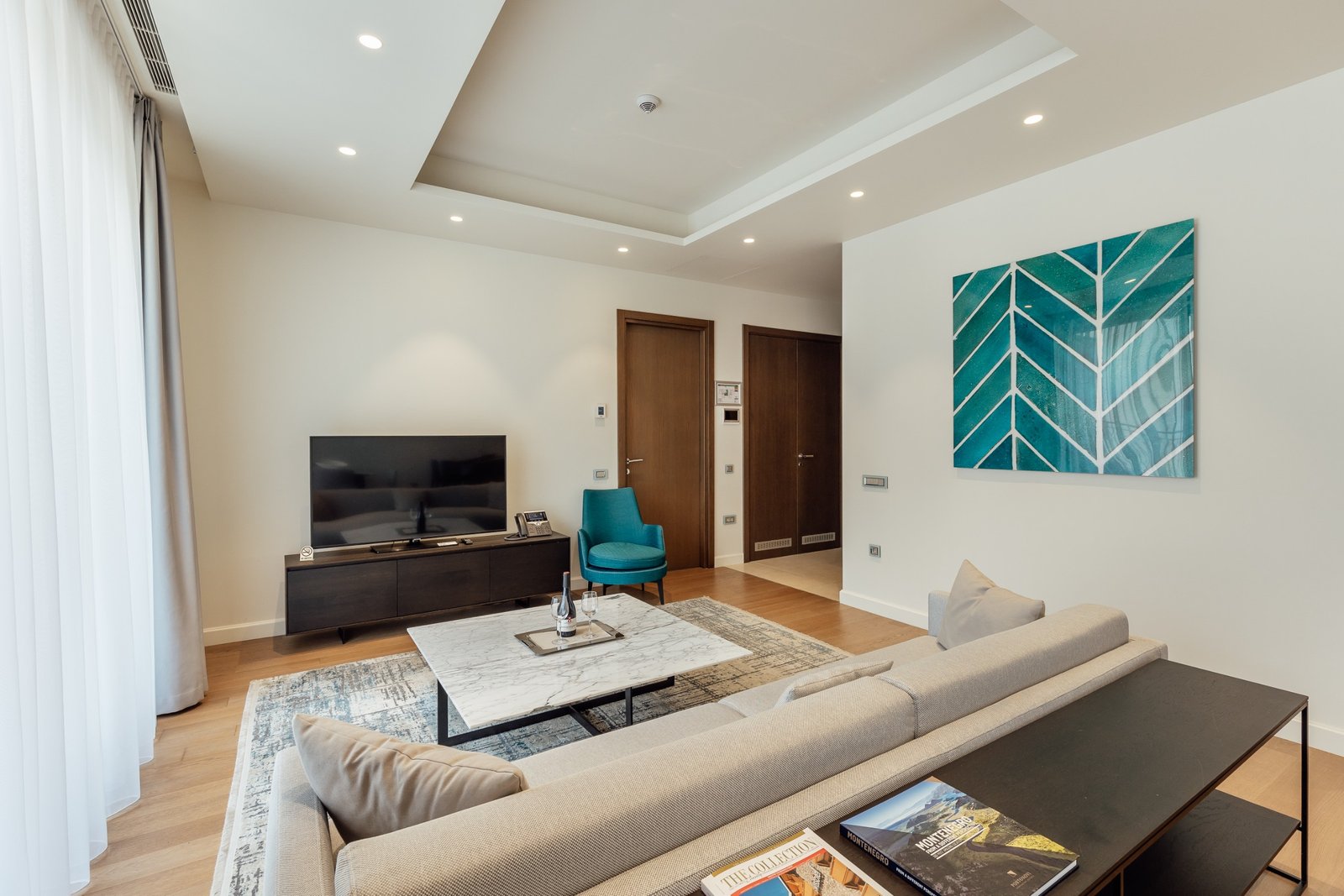 Fully Furnished One-Bedroom Marina Residence, Porto Novi