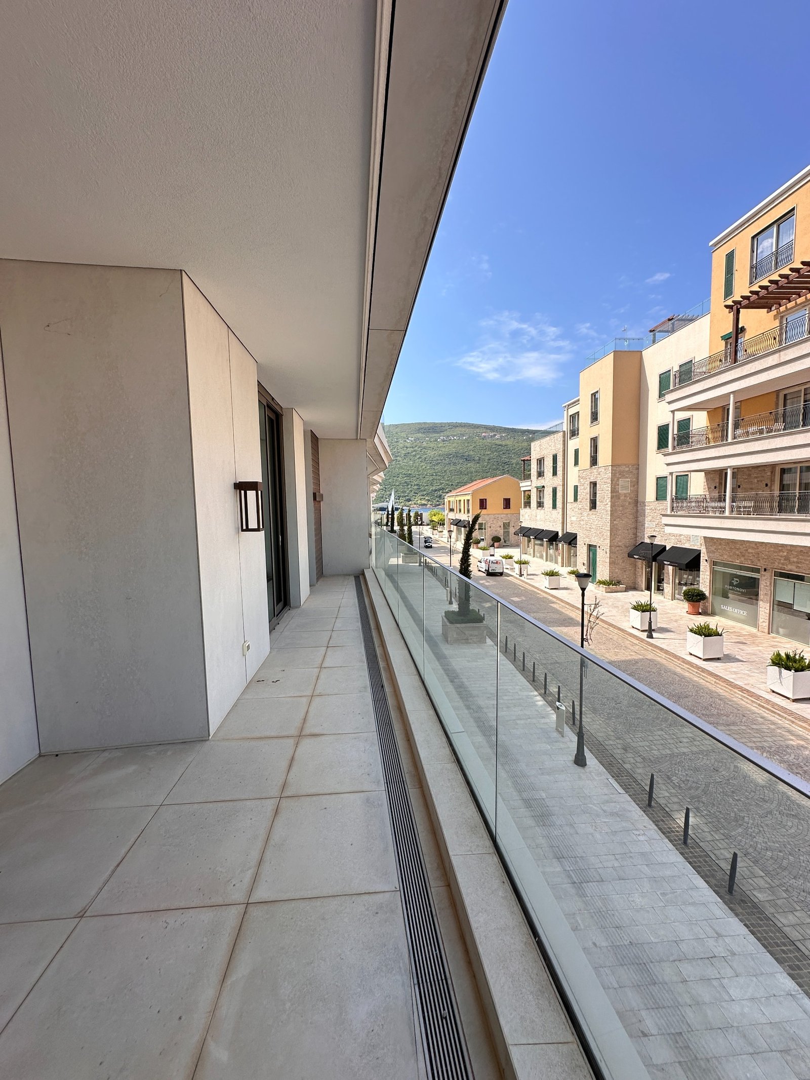 One-Bedroom Apartment Marina Residence, Porto Novi