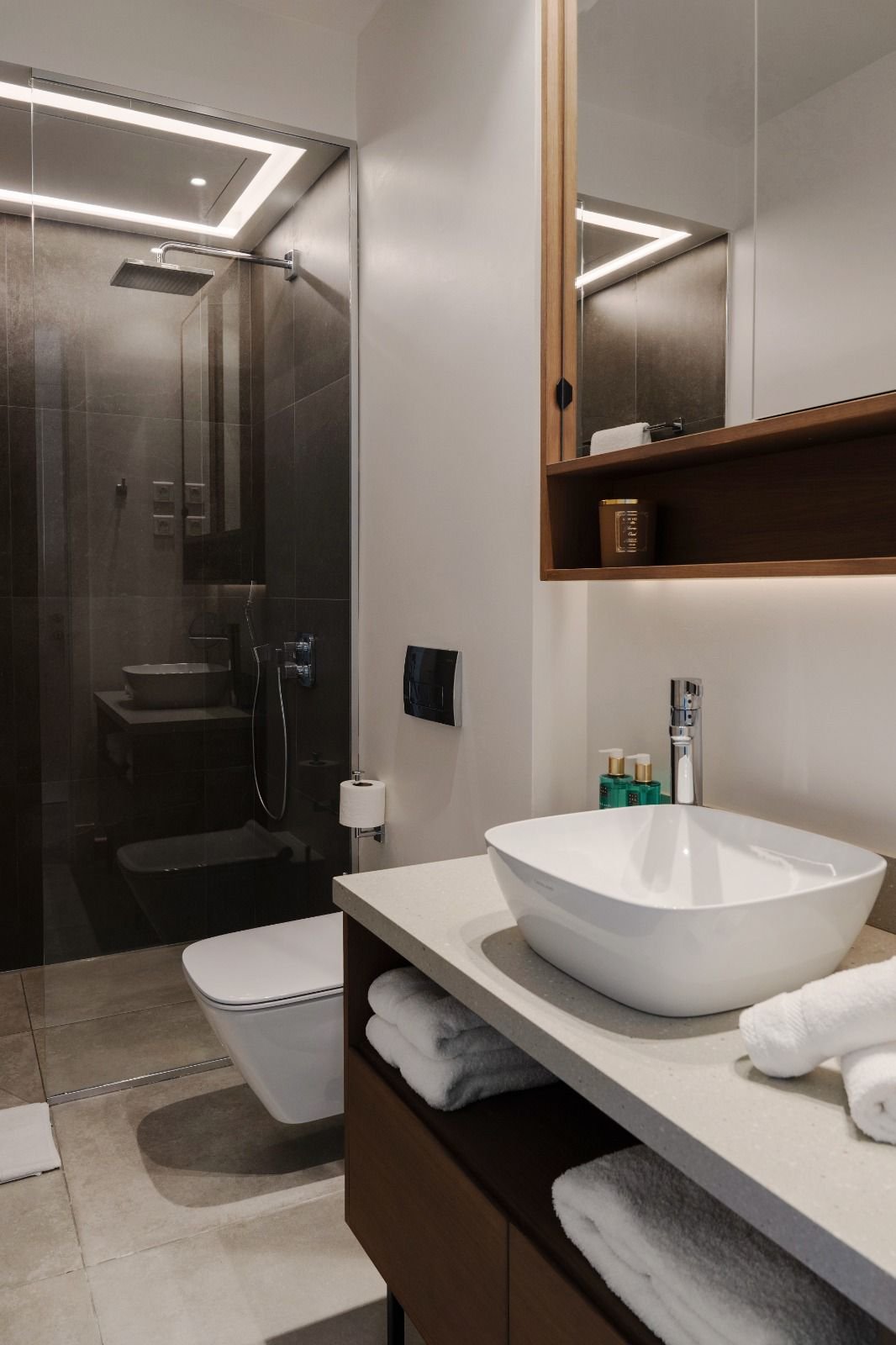 Luxury 1BR Open Seaview Apartment | Lustica Bay