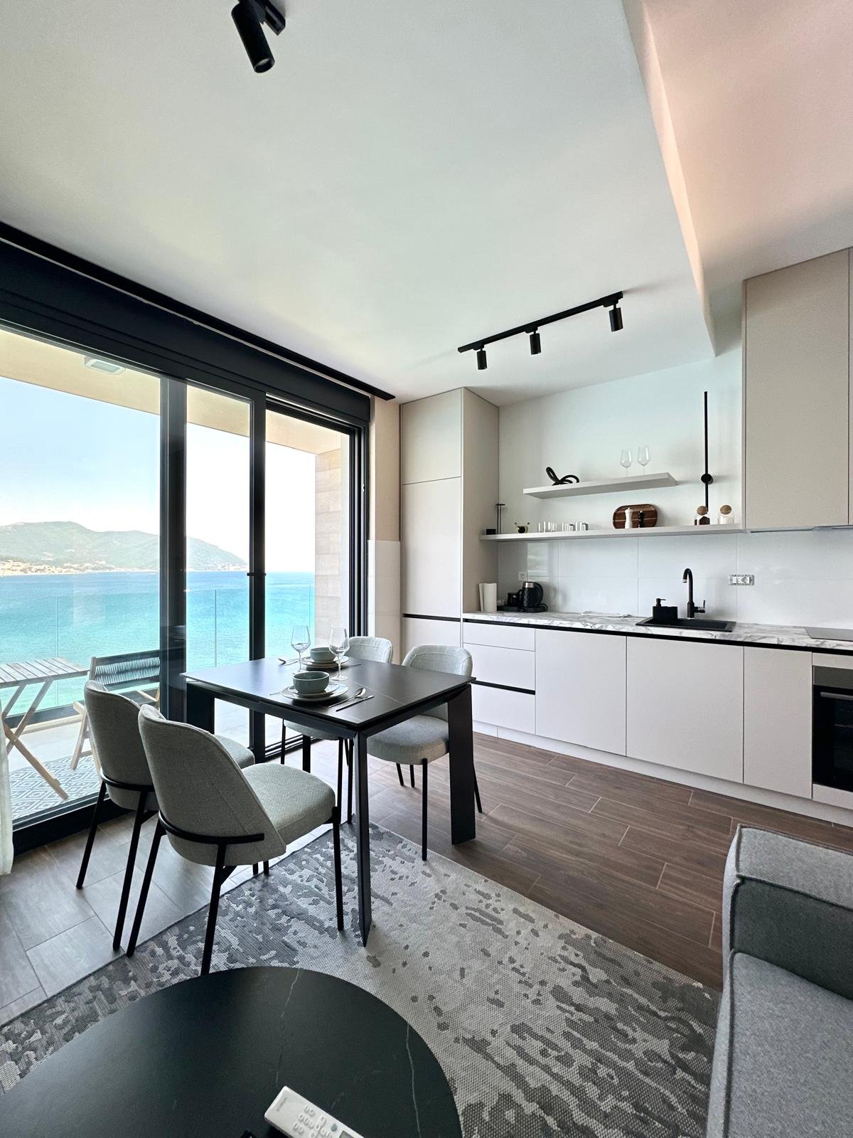 Luxury Seaview Apartment – Njivice, Boka Bay