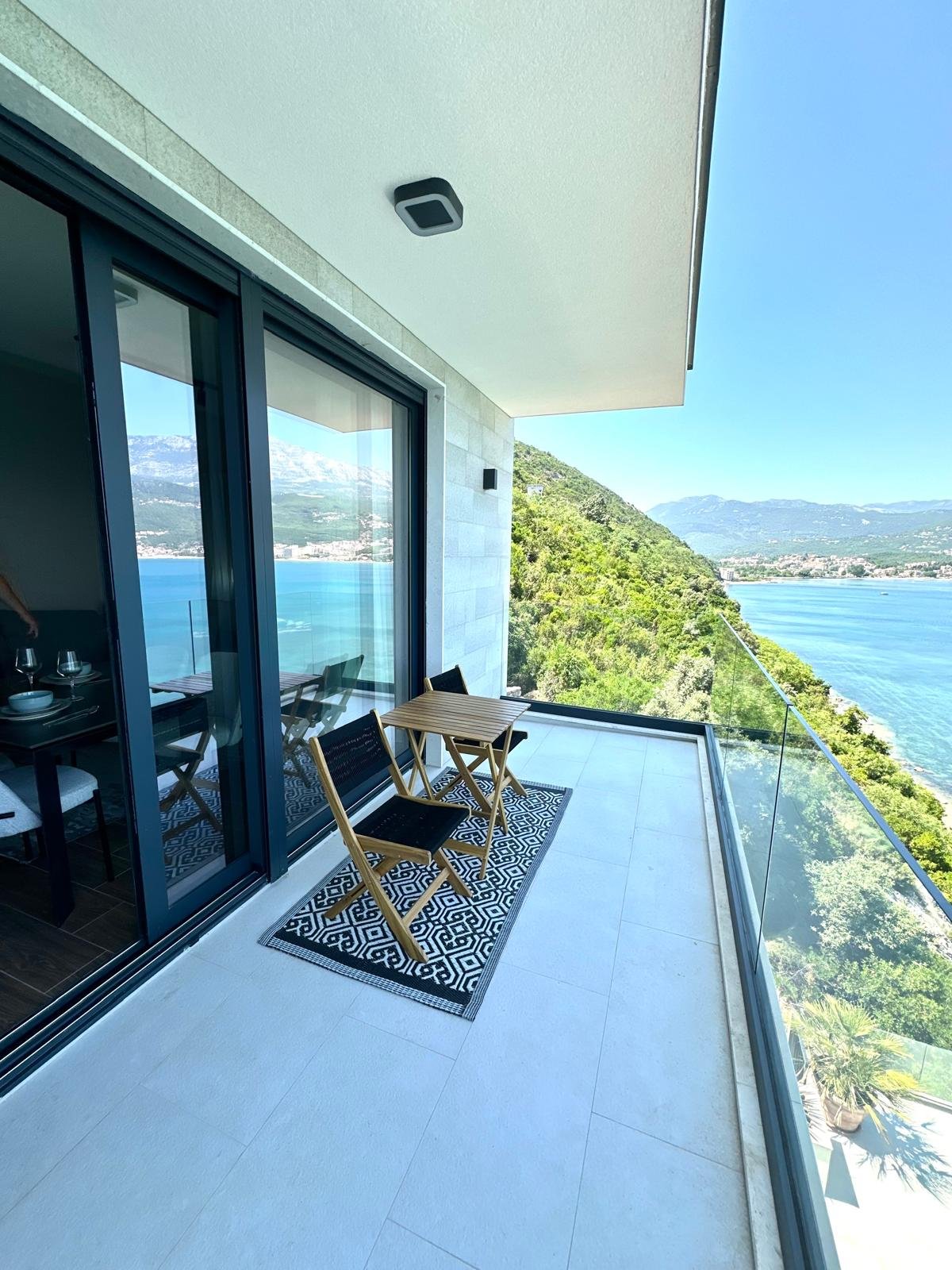 Luxury Seaview Apartment – Njivice, Boka Bay