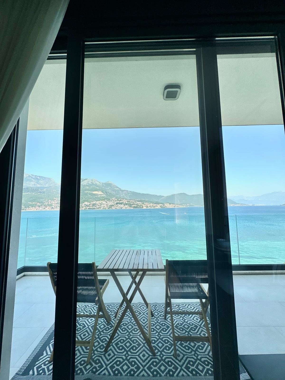 Luxury Seaview Apartment – Njivice, Boka Bay