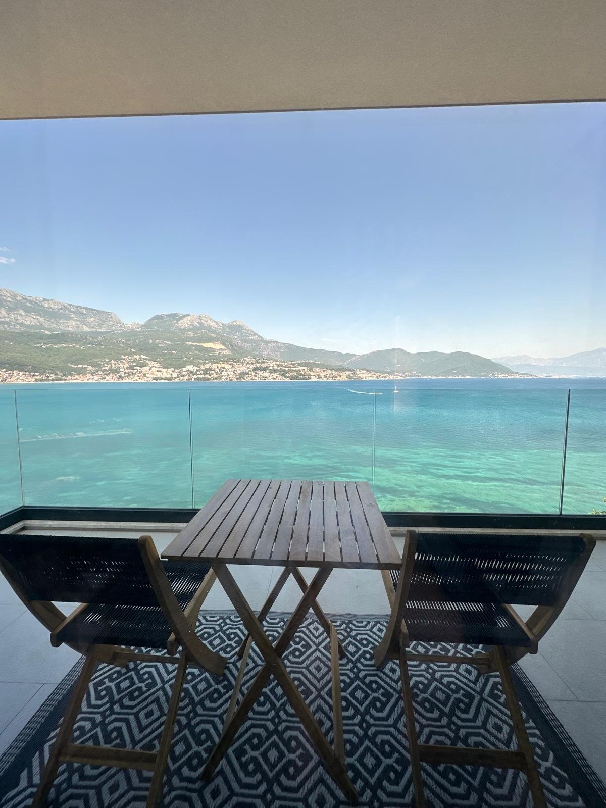 Luxury Seaview Apartment – Njivice, Boka Bay