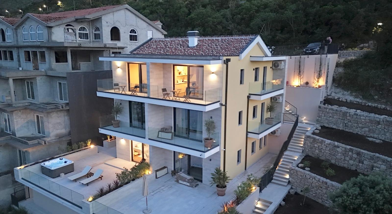 Luxury Seaview Apartment – Njivice, Boka Bay