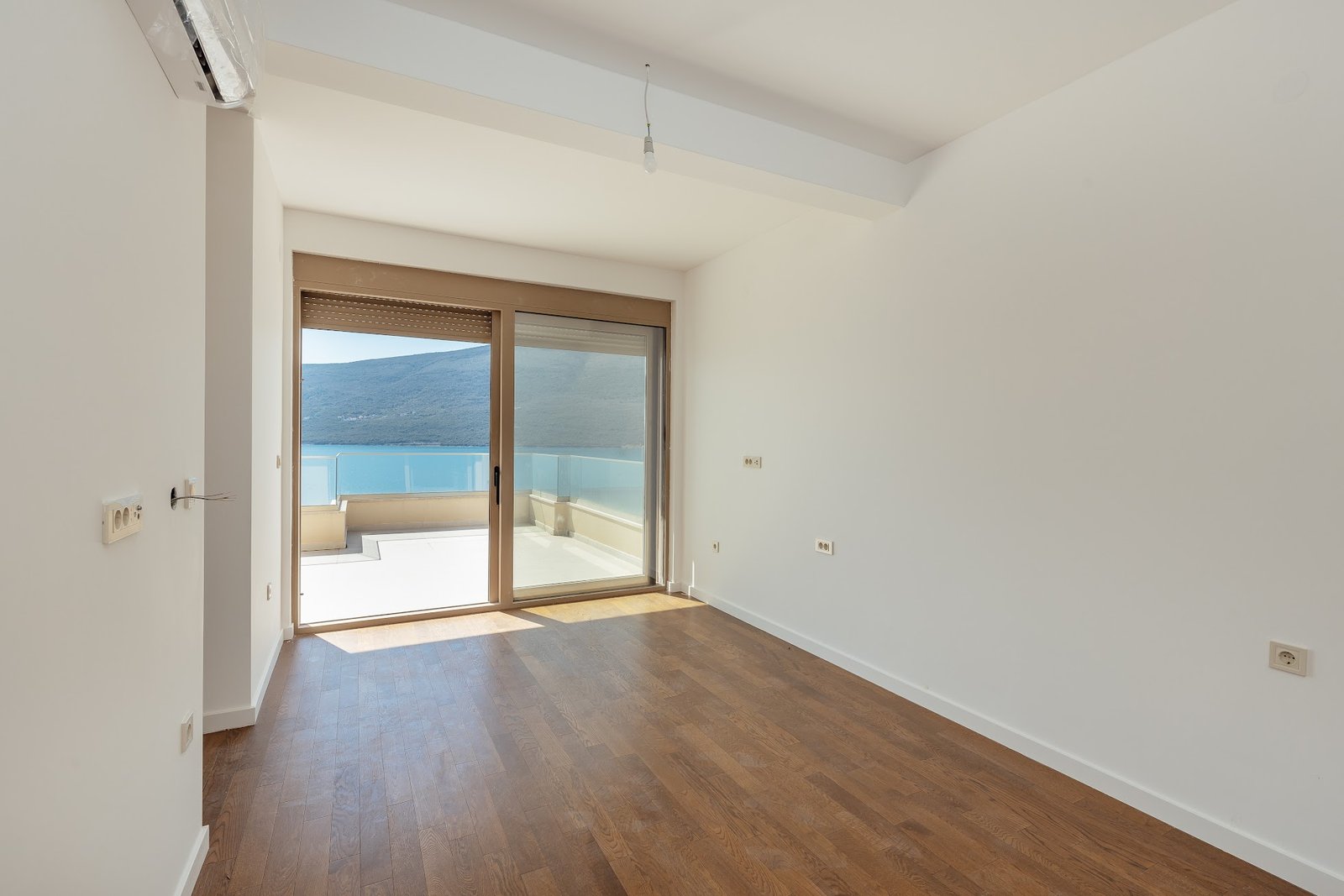 Luxury Penthouse in Baosici, Boka Bay – Beachfront