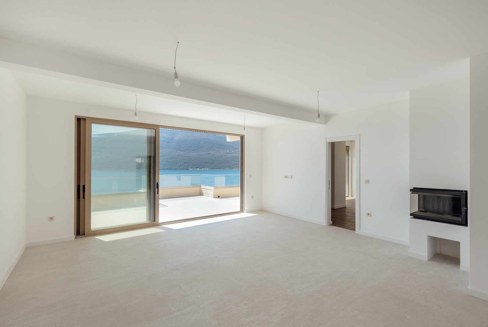 Luxury Penthouse in Baosici, Boka Bay – Beachfront