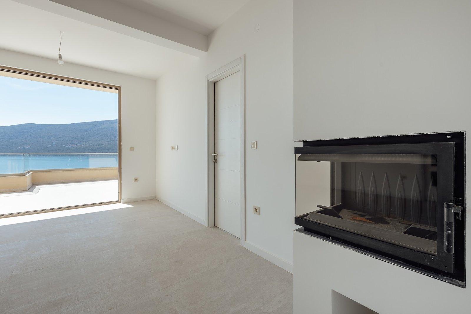 Luxury Penthouse in Baosici, Boka Bay – Beachfront