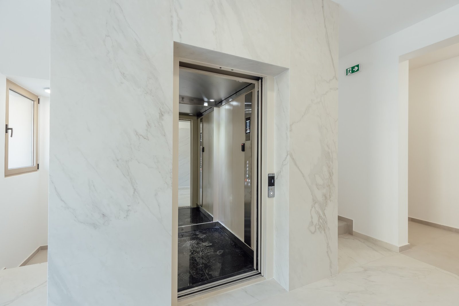 Luxury Penthouse in Baosici, Boka Bay – Beachfront