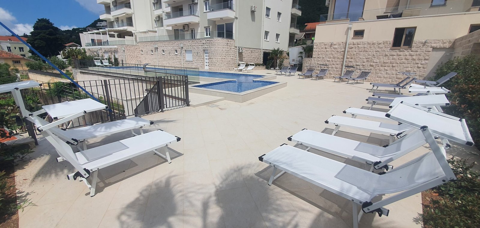 Luxury Penthouse in Baosici, Boka Bay – Beachfront