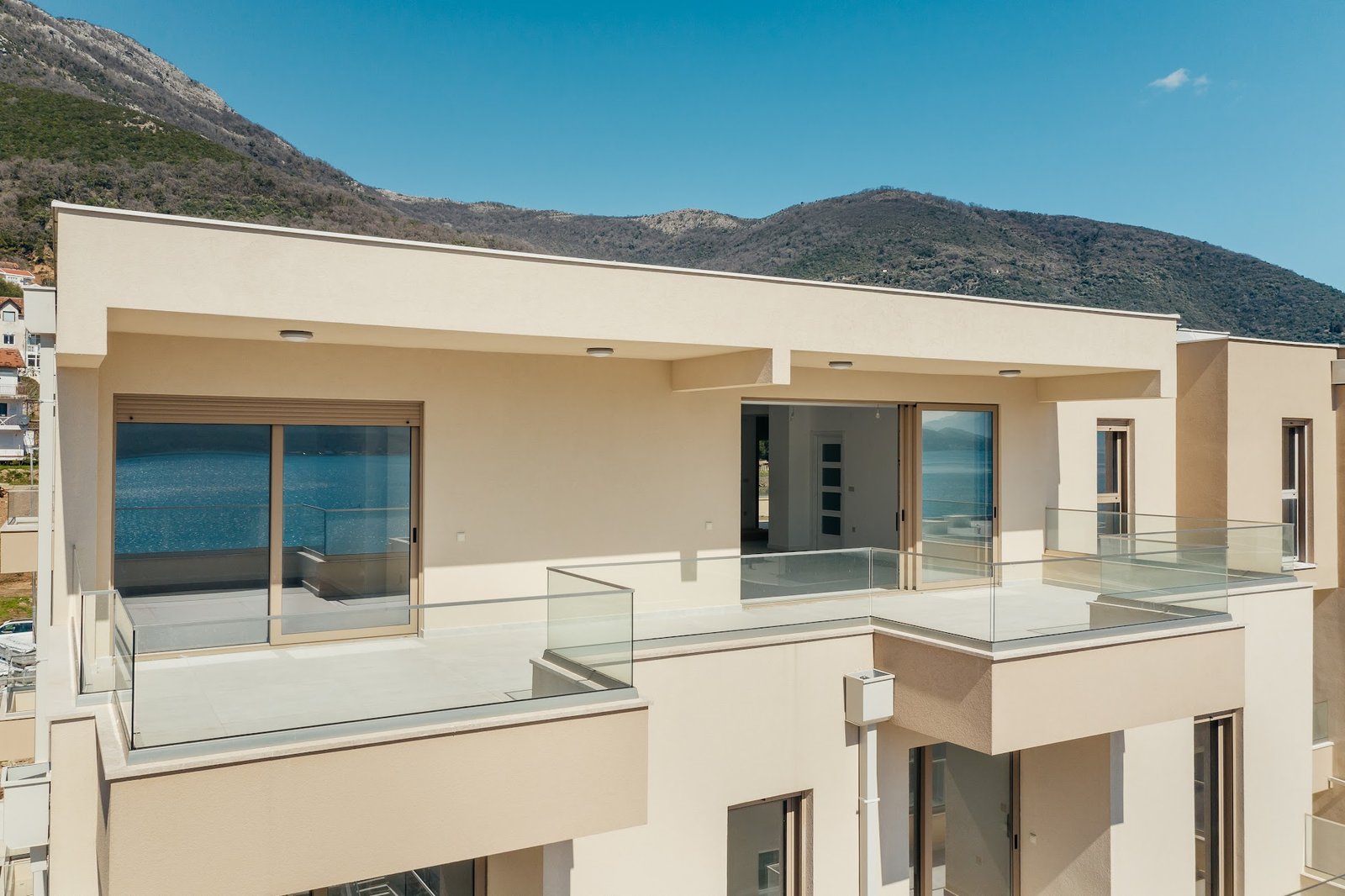 Luxury Penthouse in Baosici, Boka Bay – Beachfront