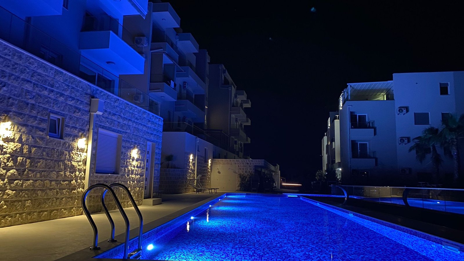 Luxury Penthouse in Baosici, Boka Bay – Beachfront